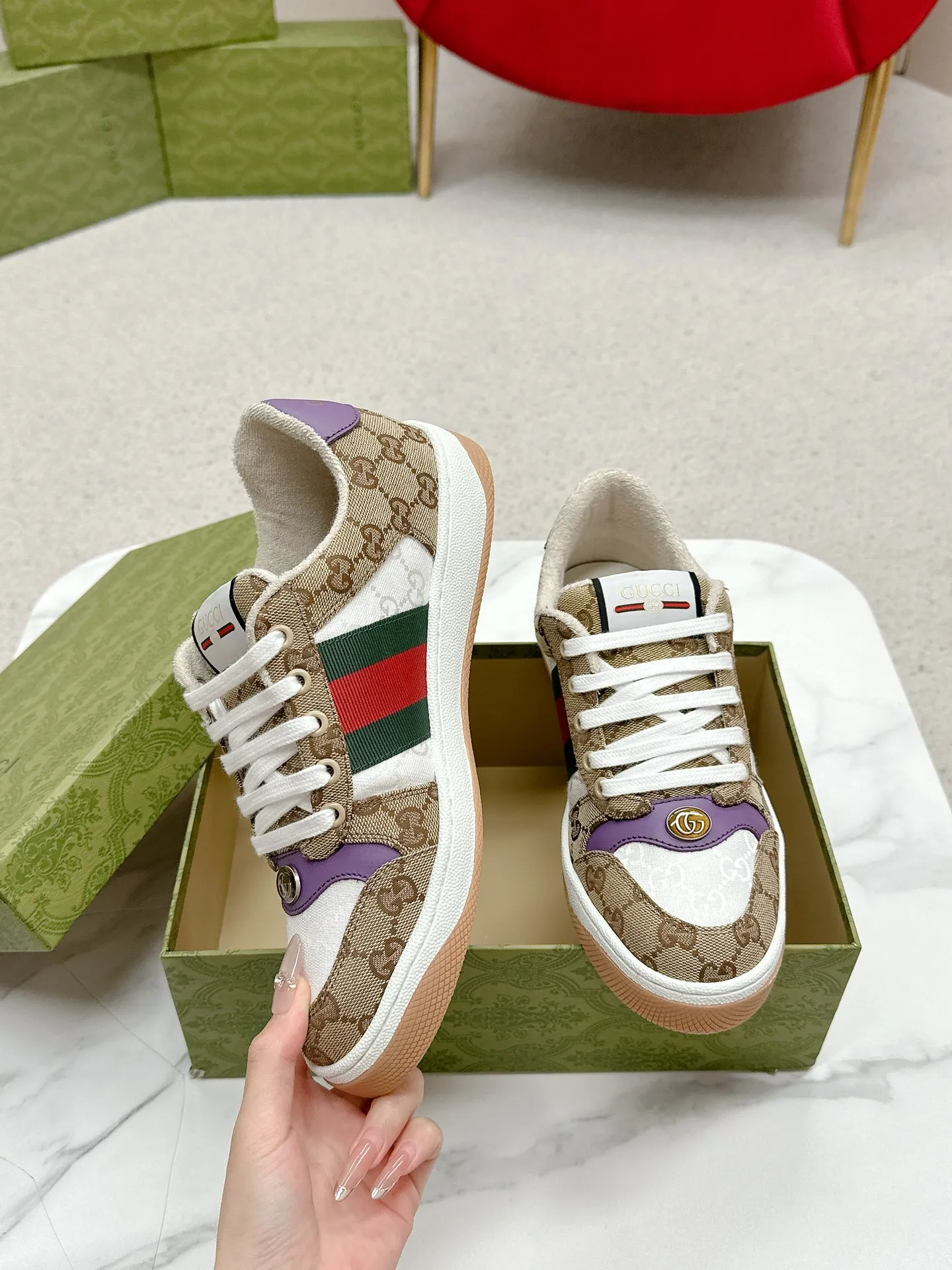 👟👟Ex-factory price 480👟👟 Gucci————Purchase version GG series distressed dirty shoes-hot style is coming! 9 times out of 10 sales, you will definitely get the money. Ready stock! Spot goods! Spot goods! New colors added - the ultimate version on the market! Purchase the original version and develop it... fabric, material, outsole, and details can be compared at will! Open-mold Swarovski one-to-one replica rhinestone chain...Metal cherry pendant...Metal double G crystal cylindrical mark...Gucci original customized narrow webbing...Super flash series - flash diamond chain. The cherry decoration is detachable and can be changed into two to match with each other to show your personality. Exclusive color-brushed cowhide fabric. Hand-made distressed is very textured and has a sense of luxury! The details of the workmanship can be seen in the drawings, and no line is missed. The original terry cloth is delicate, soft and more comfortable and breathable. The privately stamped two-color original TPU outsole (lower layer is wider, upper layer is narrower). Matching packaging⭐️ Size: Female 35-40 (Female 41 customized)